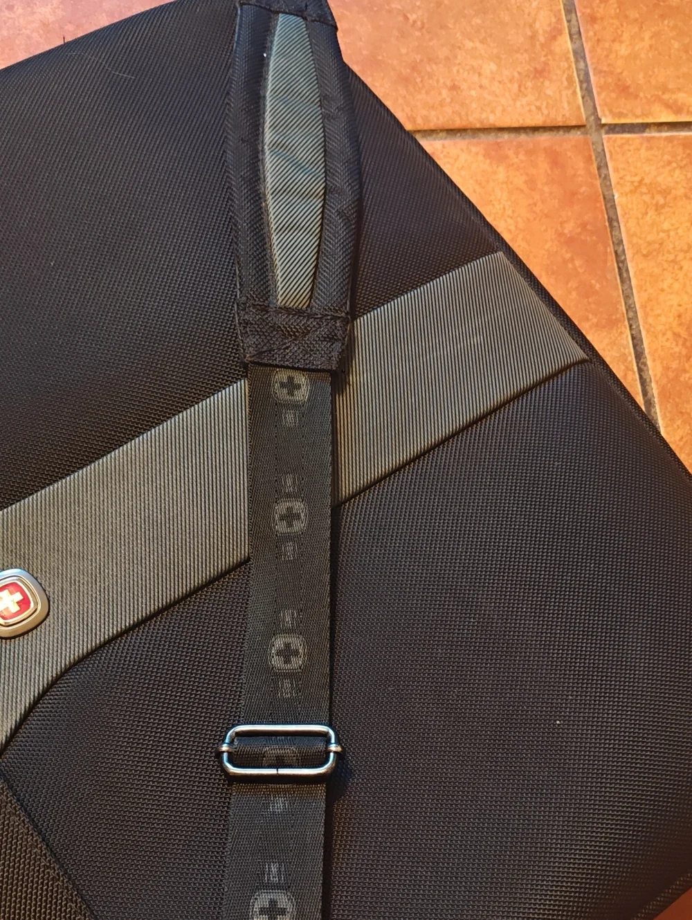SwissGear laptop messenger